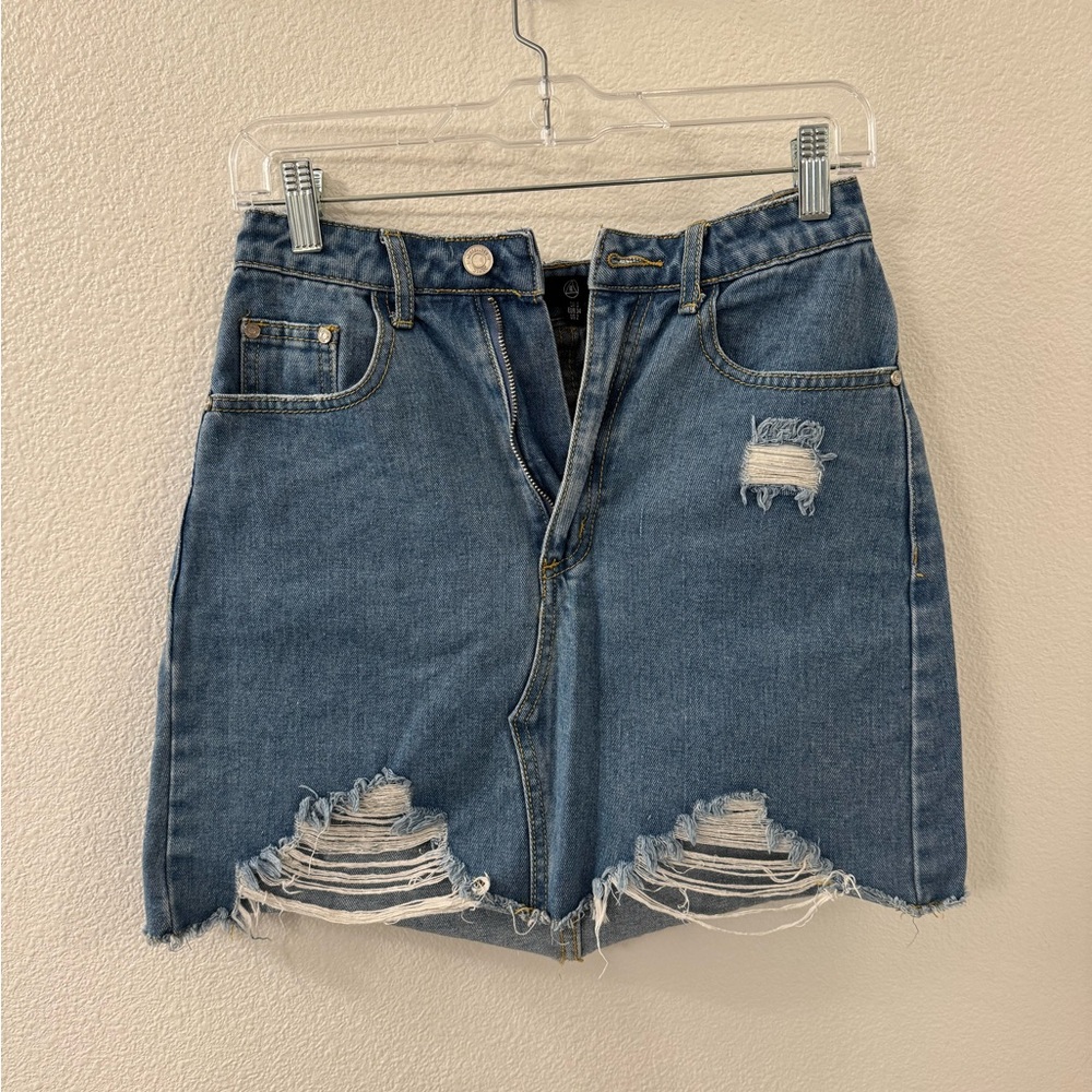 White fox. Size XS. Denim skirt. Distressed. High waisted.